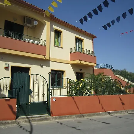 - San Pietro Ferienhaus *